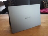 时尚、高品质:IdeaPad Slim 5 16 的机身令人印象深刻。(图片来源:Notebookcheck)