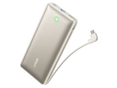 带内置 USB-C 电缆的 Anker Nano Power Bank 20K 比其 10,000 毫安时的同类产品外形更纤薄。(图片来源：Anker/亚马逊 via Reddit） 