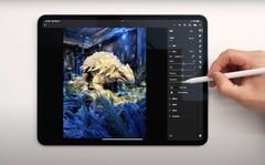 全新 iPad Pro 系列采用串联式 OLED 屏幕和全新 M4 SoC。(来源：YouTube 上的 Dave2D）