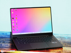 三星Galaxy Book3 Pro 14 (NP940XFG-KC2DE), 提供：