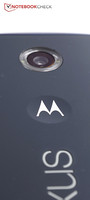 Nexus 6的设计很明显基于最新的Moto X机型。