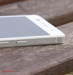 The casing resembles Apple's design language to a certain extent.