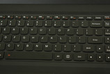 孤岛式的AccuType键盘感觉有些不太精确; 按键手感很软，键程也不长。
