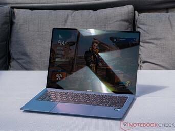 阳光下的MateBook X Pro 2023