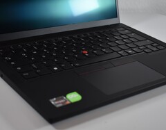 不平等待遇：联想如何让ThinkPad P14s Gen 5的AMD变体变得更糟（图片来源：Benjamin Herzig/Notebookcheck）