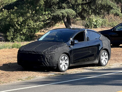 特斯拉 Model Y Juniper 的更新终于出现了，这预示着特斯拉将于 2025 年初上市。(图片来源：u/JacklJackon Reddit）