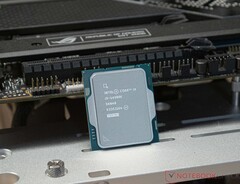 英特尔酷睿 i9-14900K 在更新 BIOS 以解决 CPU 性能下降问题后，其多核性能损失高达 23%。(图片来源：Sebastian Bade / Notebookcheck）