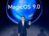 George Zhao 展示 MagicOS 9.0。（图片来源：Honor)