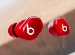 Beats Solo Buds 有四种颜色，包括红色。（图片：Apple)