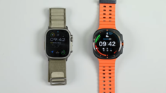 Apple Watch Ultra（左）与Galaxy Watch Ultra。(来源：iFixit）