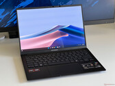 华硕 Zenbook 14 OLED 评测 - AMD 版 Zenbook 配备了较弱的 1080p OLED 屏幕