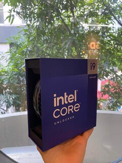 酷睿 i9-14900K 的包装盒看起来与酷睿 i9-13900K 的包装完全相同。（来源：@LepherAndrey）