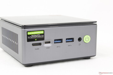 OcuLink, USB4 (40 Gbps) w/ DisplayPort + Power Delivery, 2x USB-A 3.0, 3.5 mm 耳机, 电源按钮