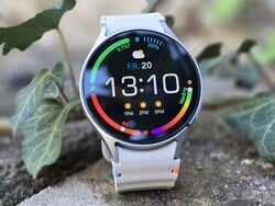 评论中：SamsungGalaxy Watch7。测试设备由德国三星公司提供