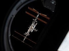 从 SpaceX 乘员龙号上观看轨道上的国际空间站。(图片来源：Flickr 上的 NASA Johnson）