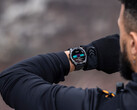 Fenix E 和 Fenix 8 是首款采用 AMOLED 显示屏的 Fenix 智能手表。(图片来源：Garmin）