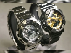 卡西欧 G-Shock GM-110D-8A 银色款（左）和 GM-110BD-1A9 黑色配金色表盘款（右）。(图片来源：@geesgshock on Instagram）