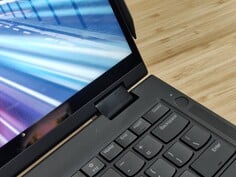 联想 ThinkPad T14s 二合一一代（图片来源：Benjamin Herzig/Notebookcheck.com）