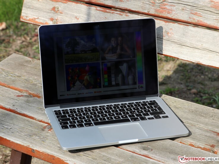 Apple MacBook Pro 13 2015（图片来源：Notebookcheck.com）